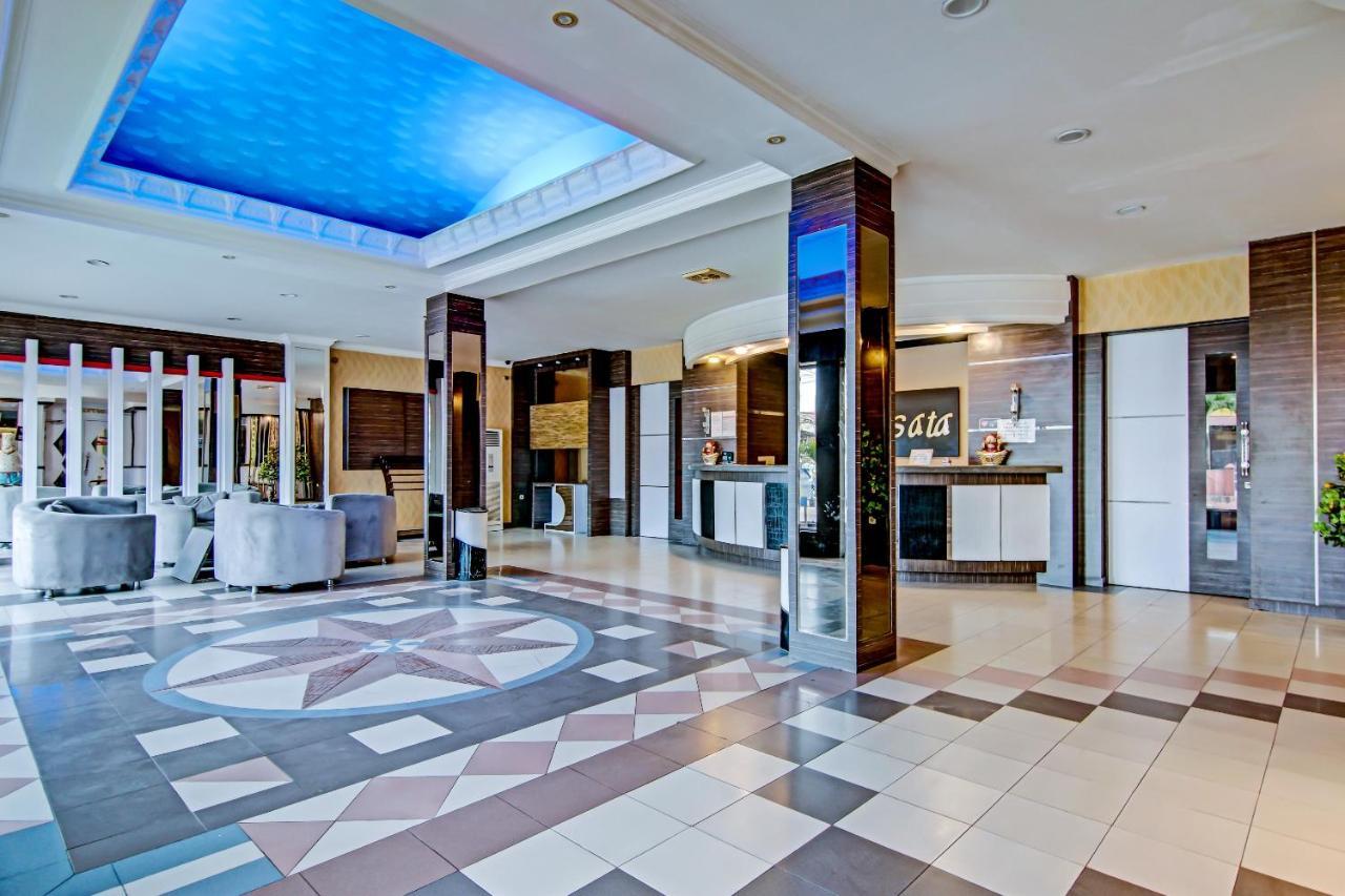 Oyo 90697 Hotel Wisata Думай Екстер'єр фото