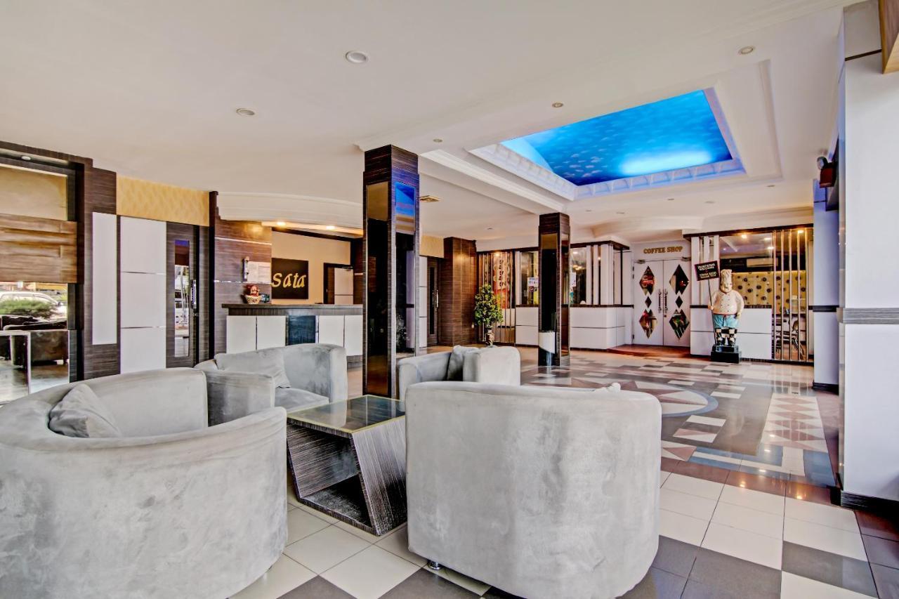 Oyo 90697 Hotel Wisata Думай Екстер'єр фото