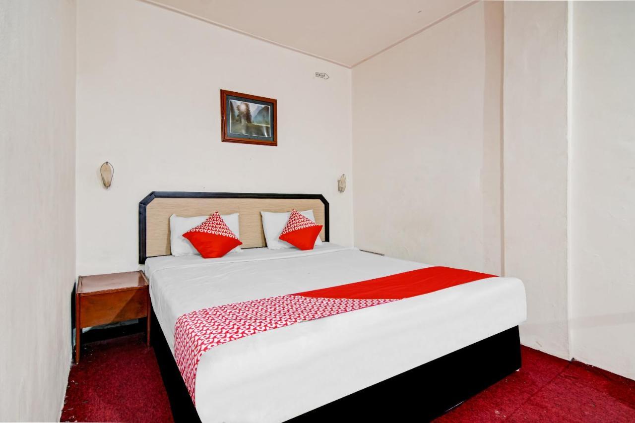 Oyo 90697 Hotel Wisata Думай Екстер'єр фото