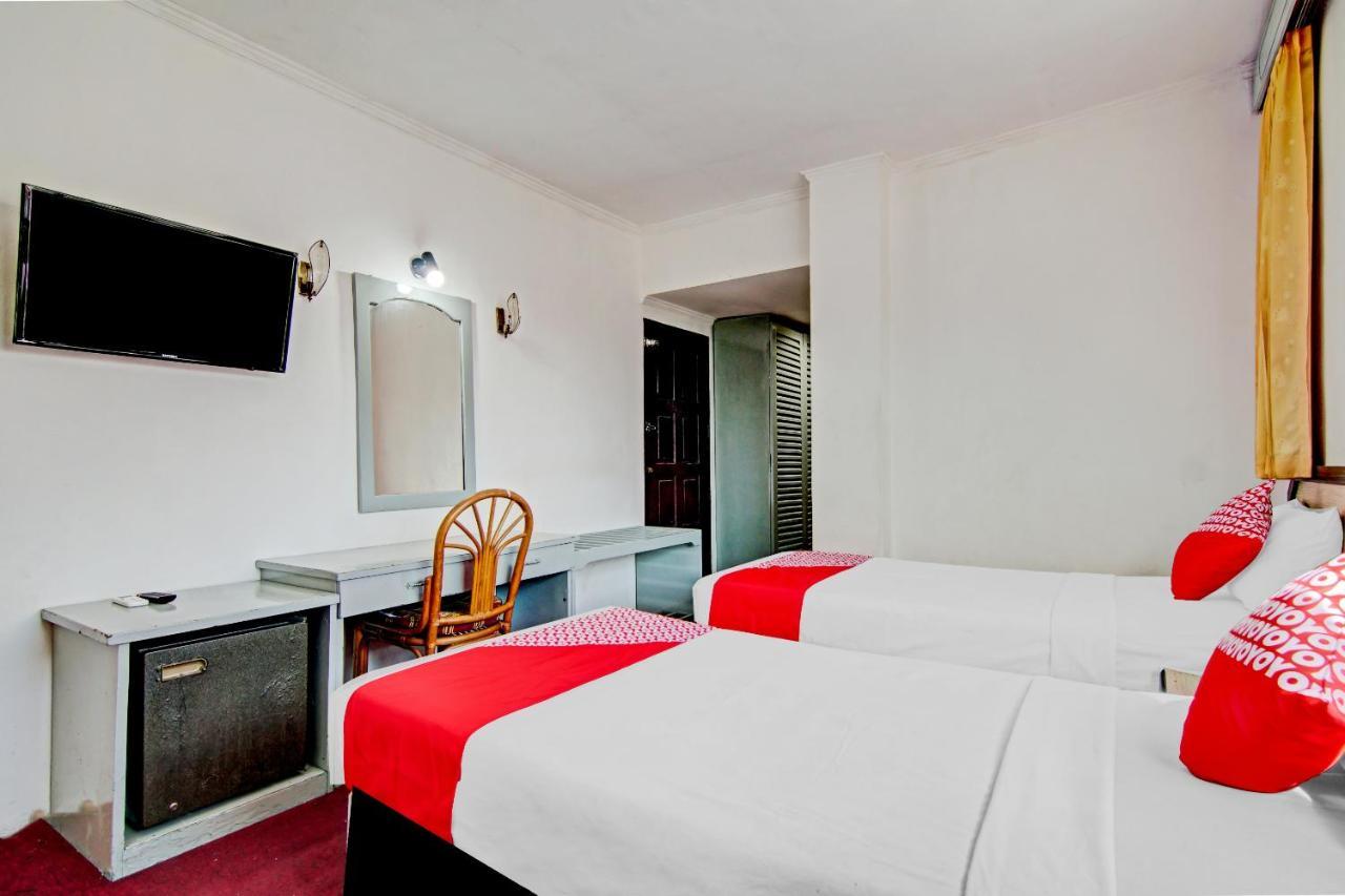 Oyo 90697 Hotel Wisata Думай Екстер'єр фото