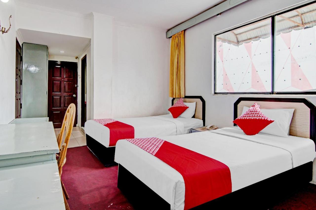 Oyo 90697 Hotel Wisata Думай Екстер'єр фото