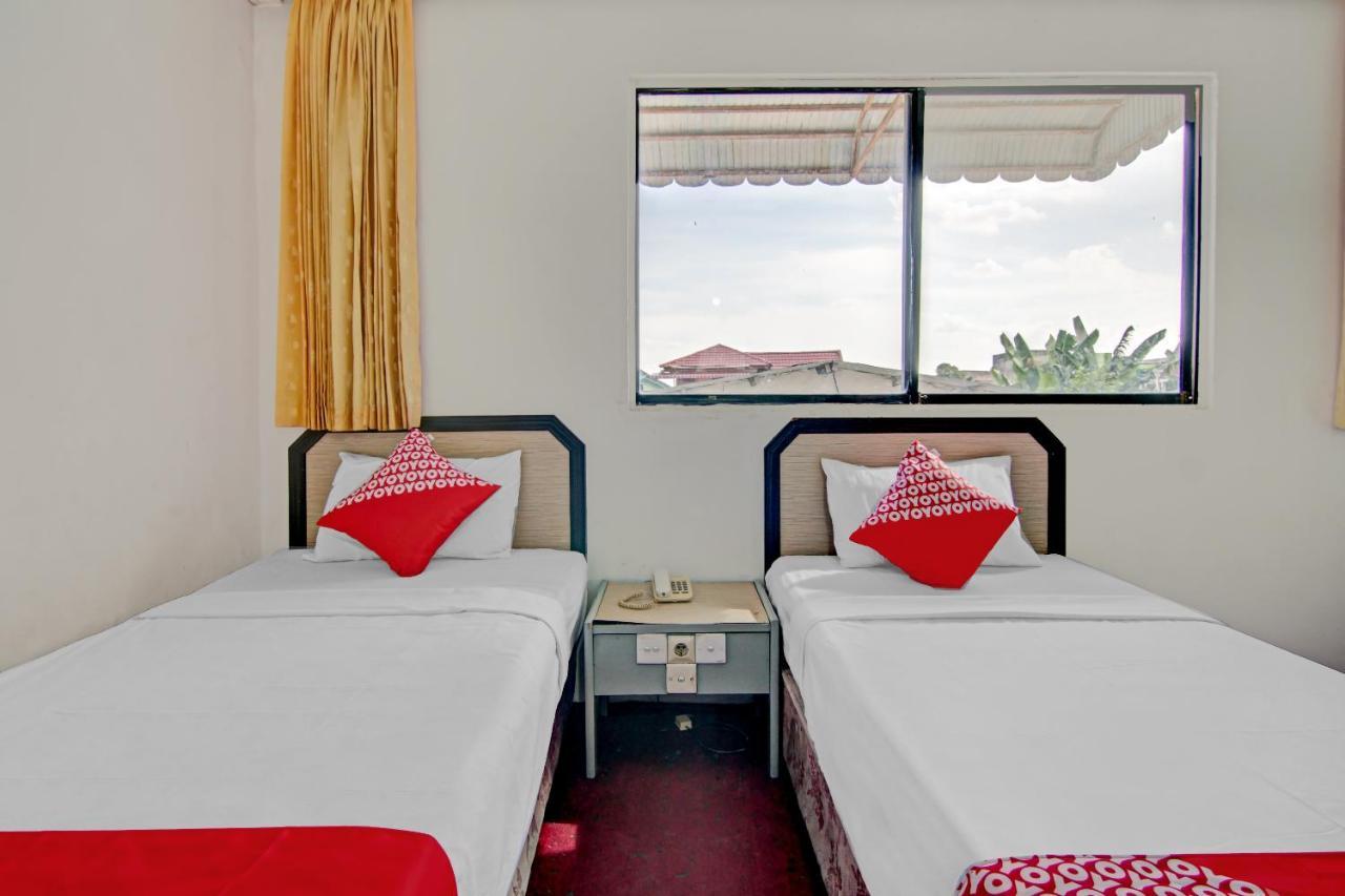 Oyo 90697 Hotel Wisata Думай Екстер'єр фото