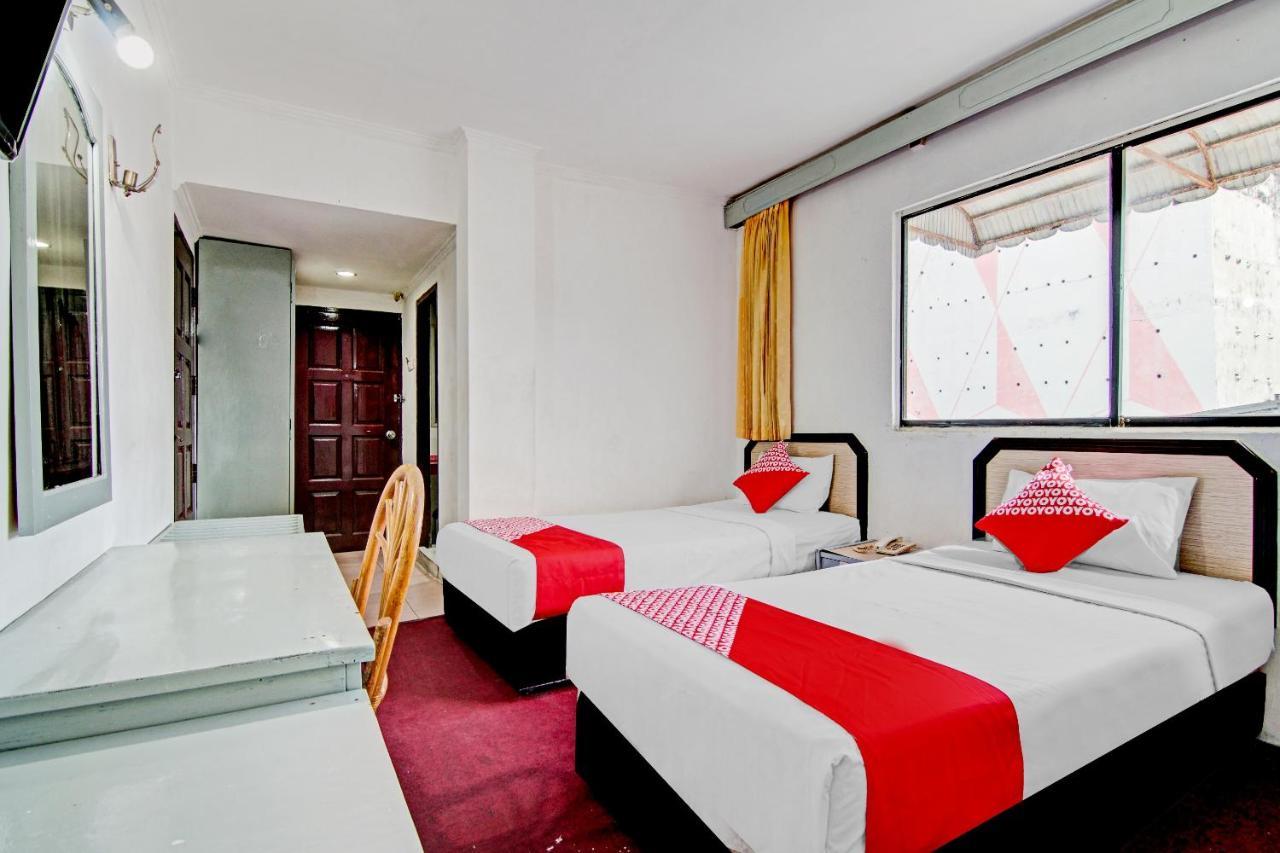 Oyo 90697 Hotel Wisata Думай Екстер'єр фото