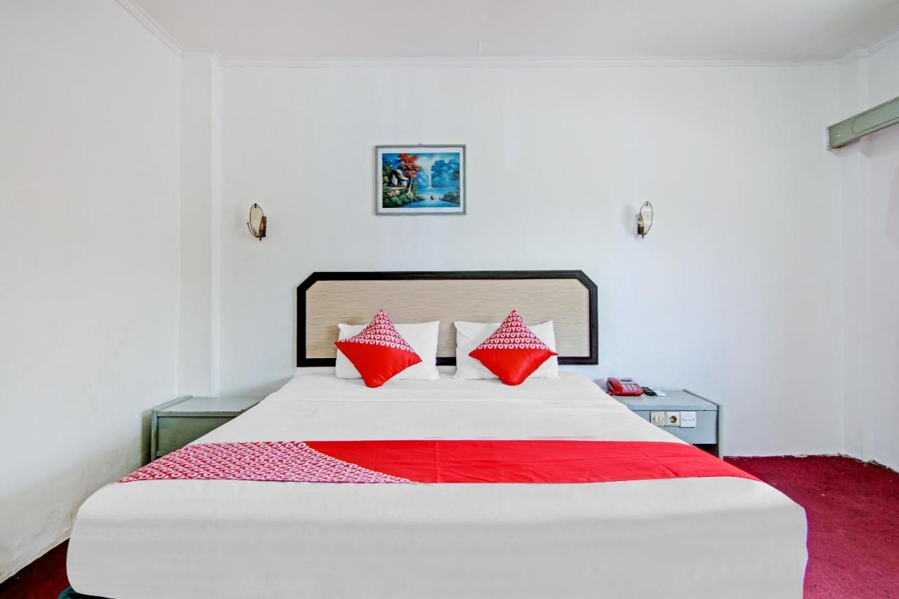 Oyo 90697 Hotel Wisata Думай Екстер'єр фото