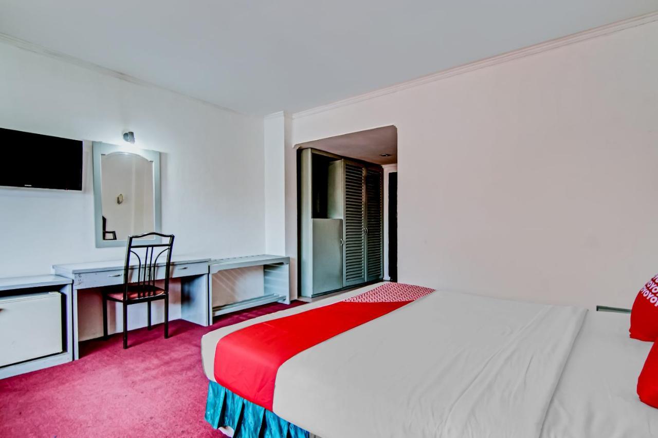 Oyo 90697 Hotel Wisata Думай Екстер'єр фото